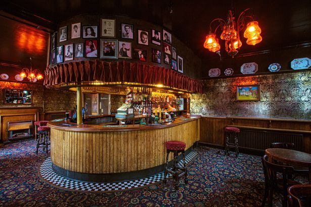 Friday Feels Bar is open! Come in Comrades!