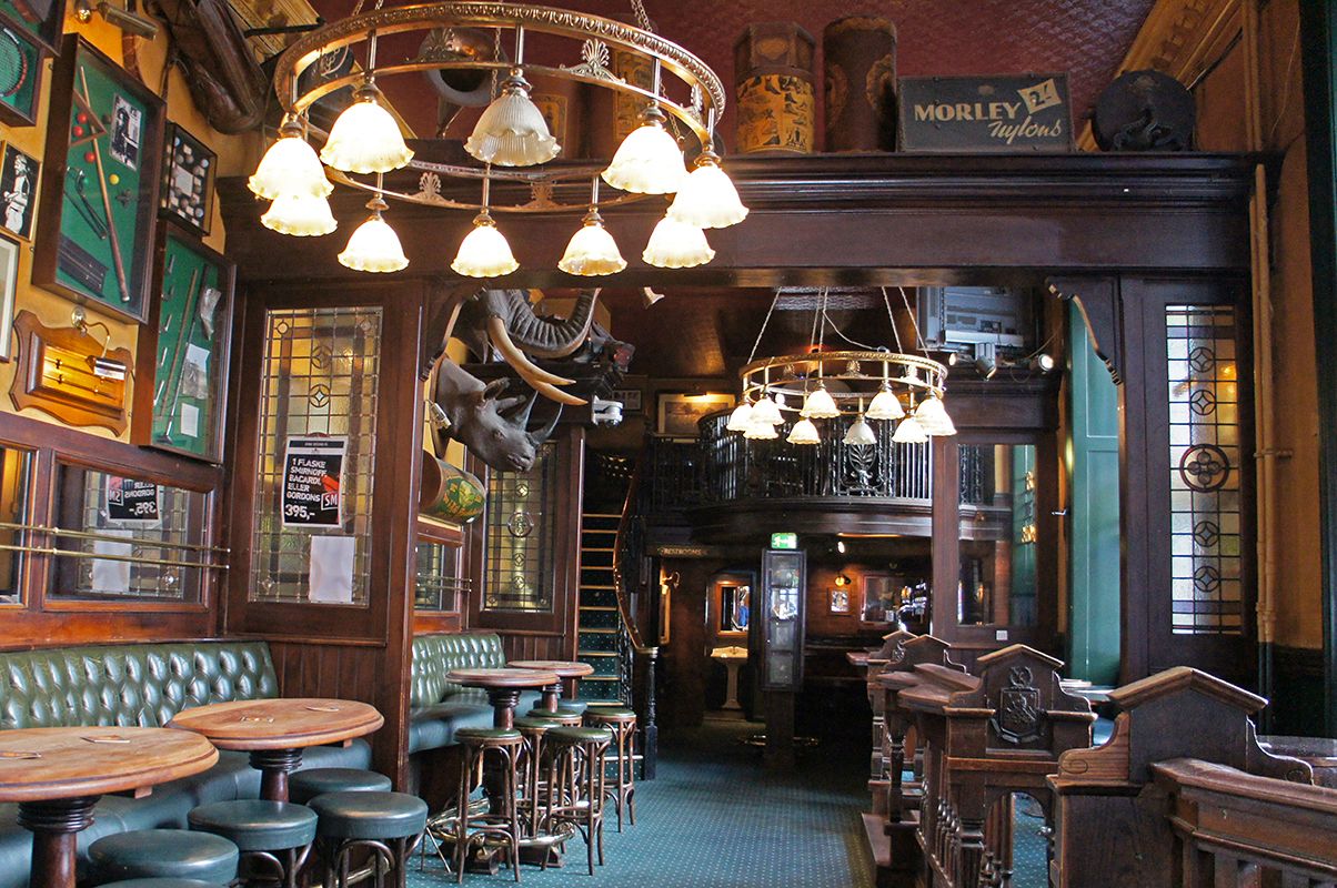 Friday Feels Bar is open! I sincerly apologise for the late opening.