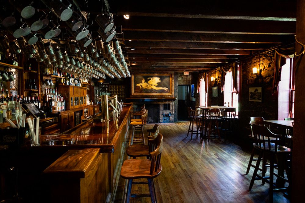 Friday Feels Bar is open! Come in Comrades!