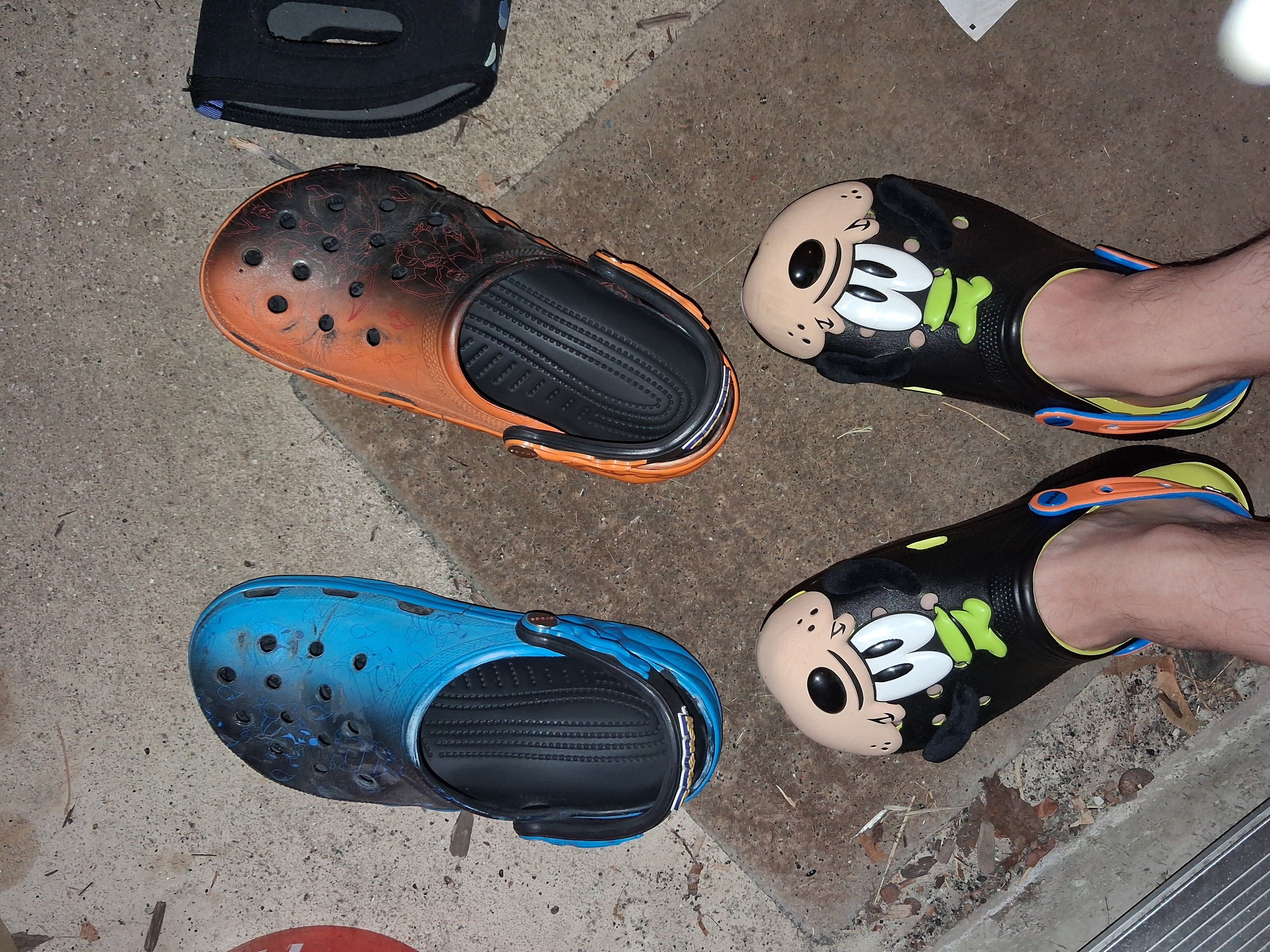 Shoe reveal, old worn out pokemon crocks and new Goofy crocks