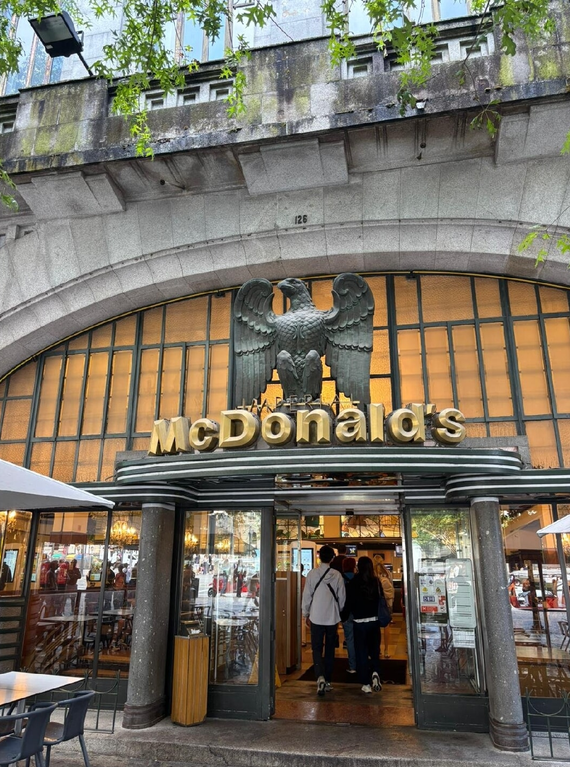 What if we kissed at the Imperial McDonalds