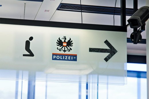 *polizei* OBEY!