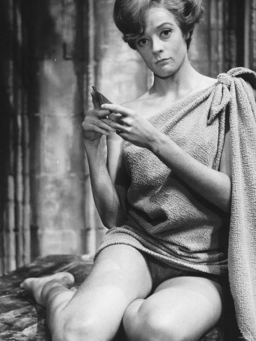 Professor McGonagall ! Cover yourself up!