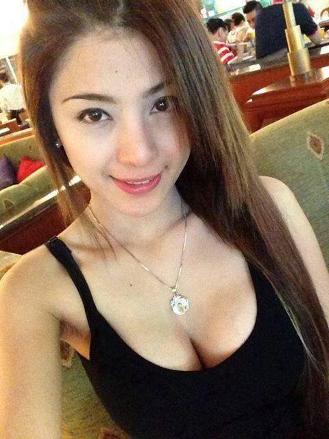 Sexy Girl No Bra Selfie Car Pictures Foto Bugil Bokep 2017