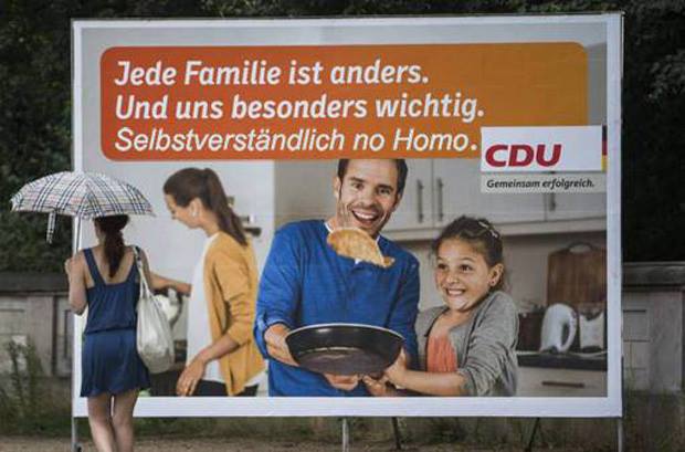 Electionposter-Streetart (Every familie is different. And very important to us. Of course no homo)