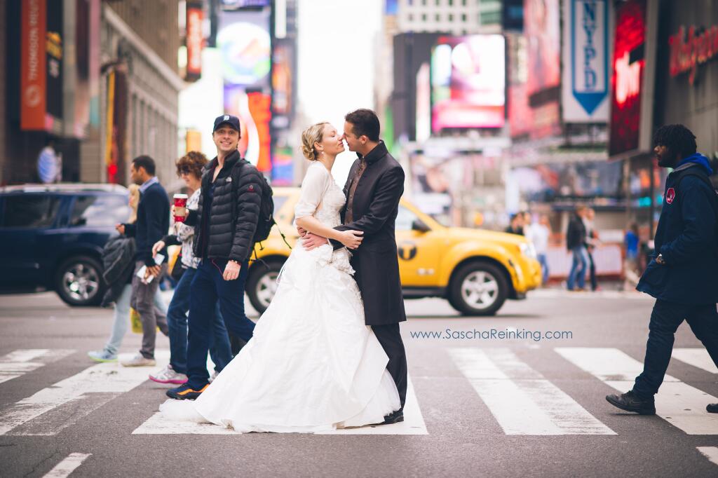 Just Zach Braff photobombing