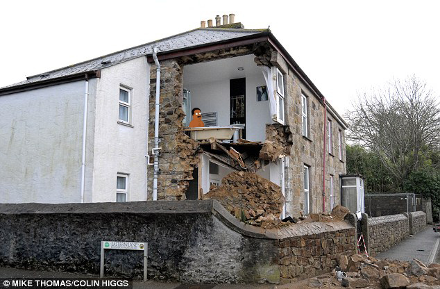 So a house fell down on my street exposing the bathroom