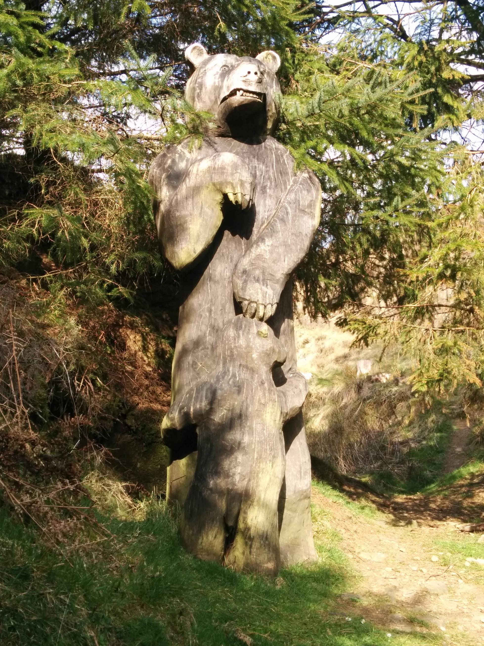 "aaaand over here, you can see a pedobear statue!"