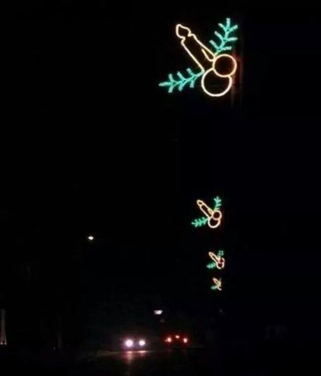 This is how we do Christmas lights in Kentucky