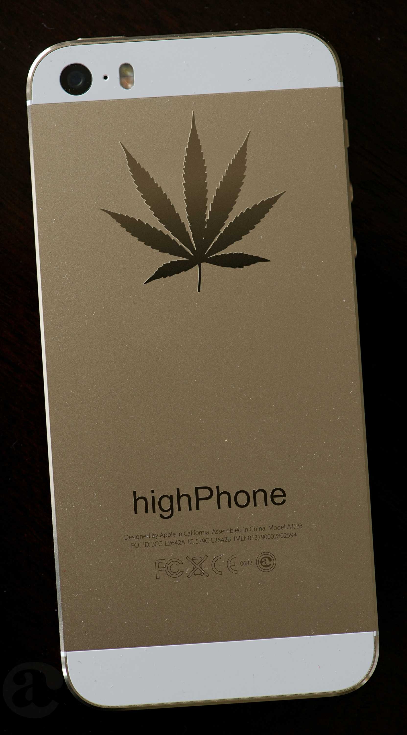 Apple targets new buyers - The highPhone !