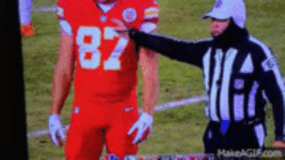 Travis Kelce is not impressed