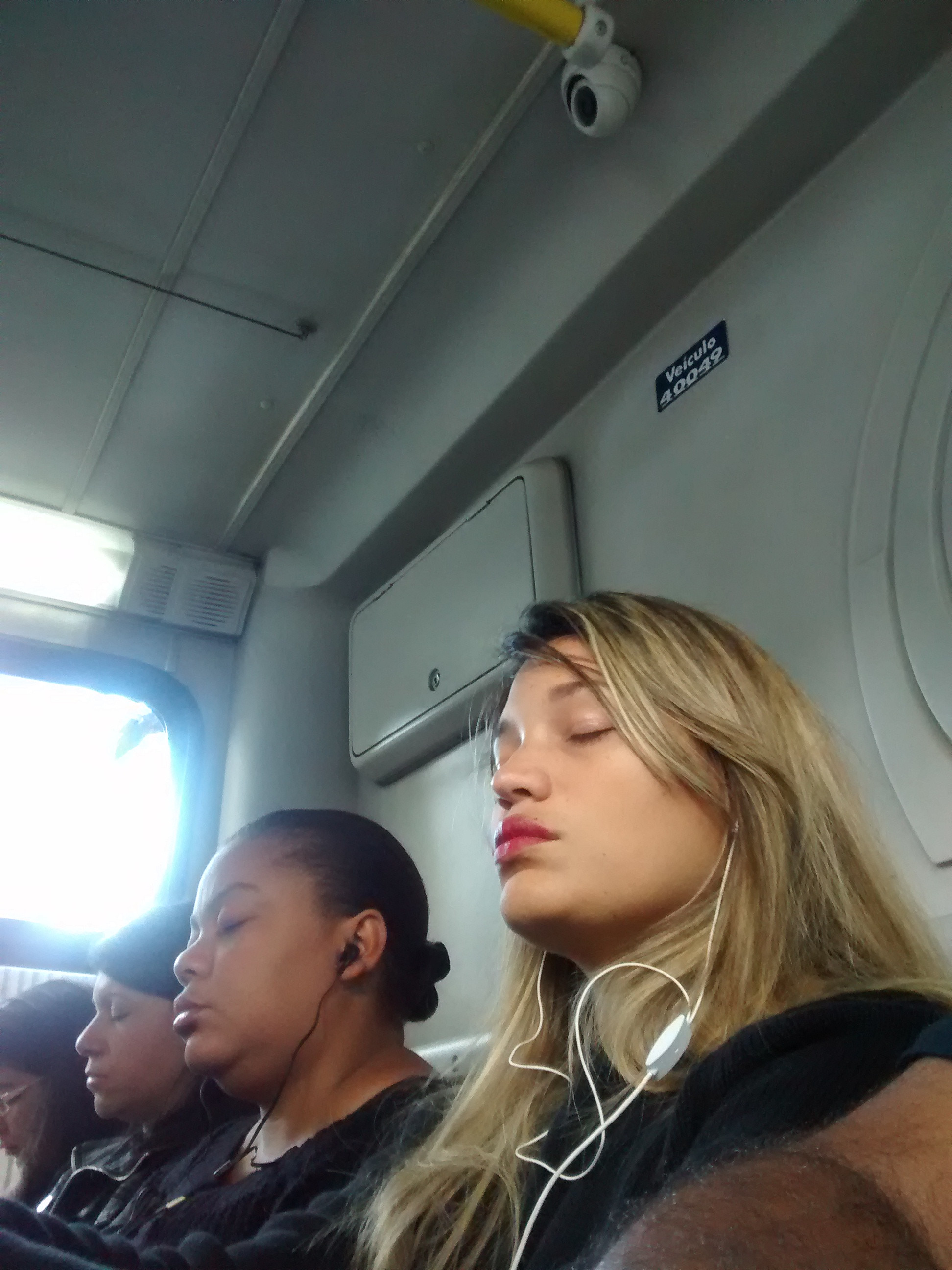 Default behavior in public transportation
