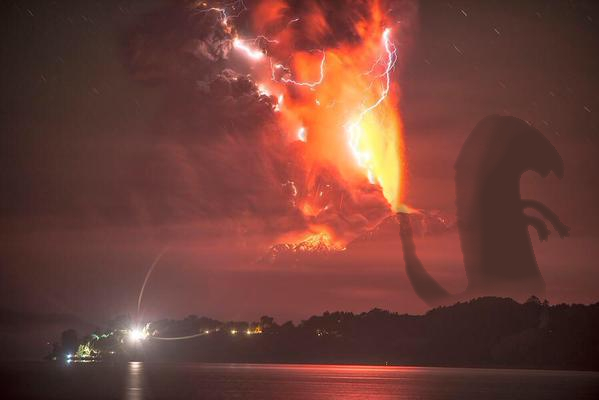 Another amazing picture of the volcano eruption in Chile right now