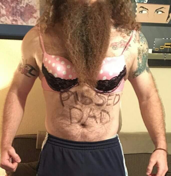 A girl got a text from a boy asking to see her in her bra, dad replied.