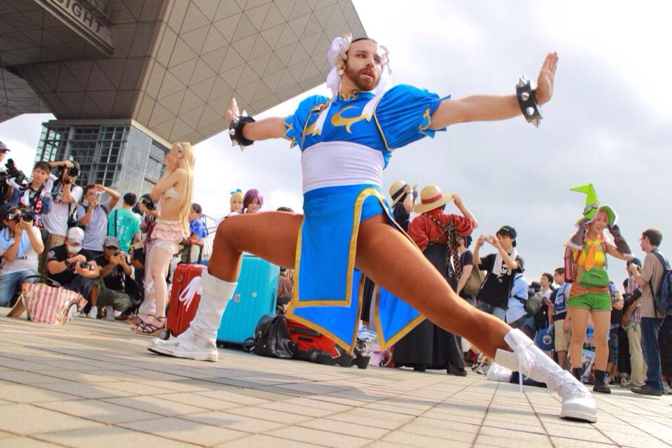 Ladybeard cosplays Chun-Li