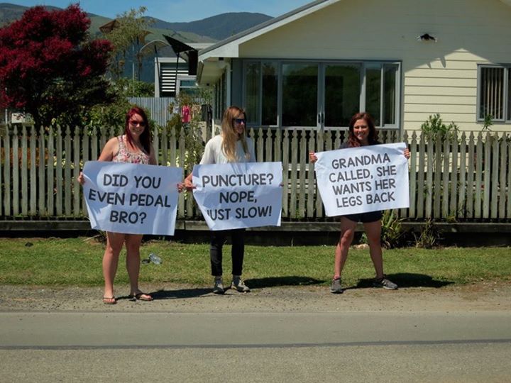 Supportive cycling fans in New Zealand