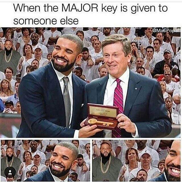 Drakes car getting keyed