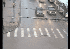 I'm surprised the guy didn't get hit