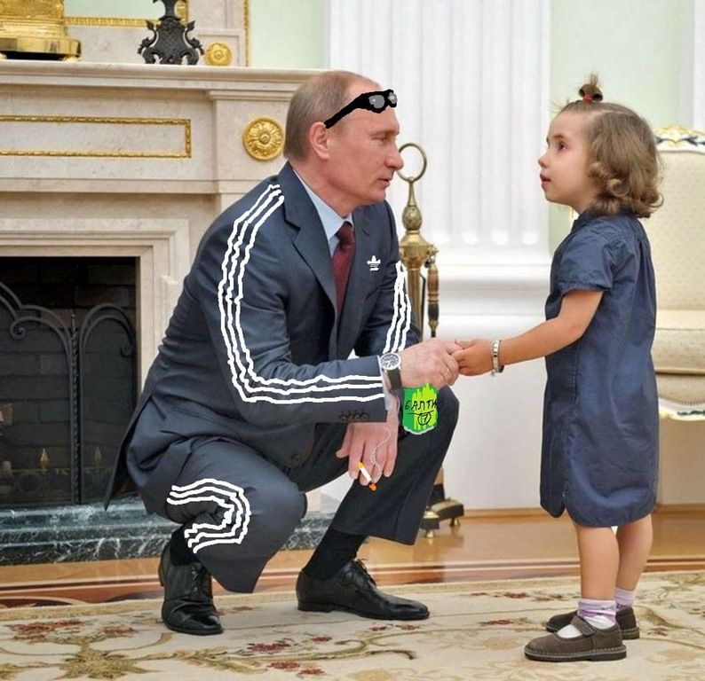 Grandmaster slav passing the squat knowlage to young.