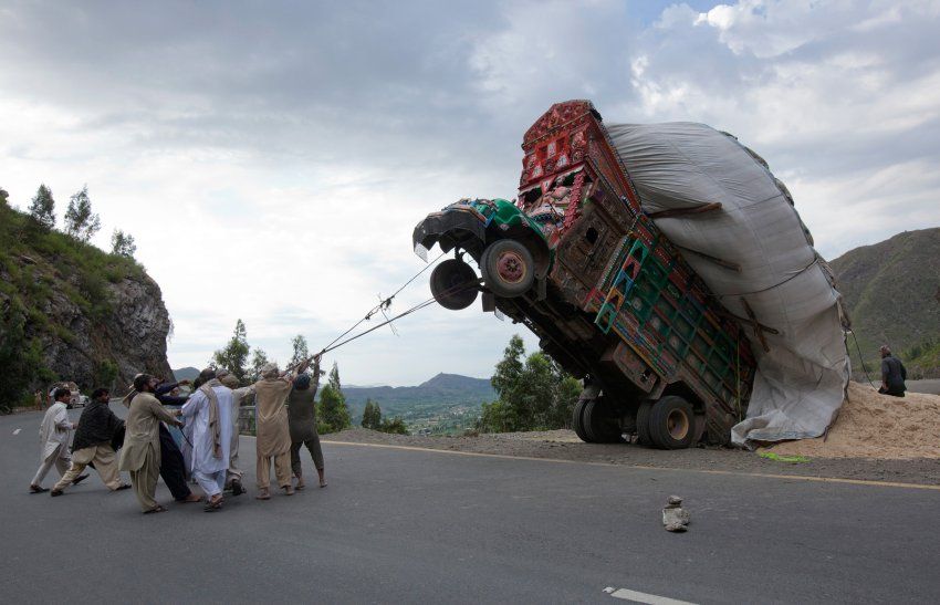 Pakistan hunters try to domesticate a wild truck