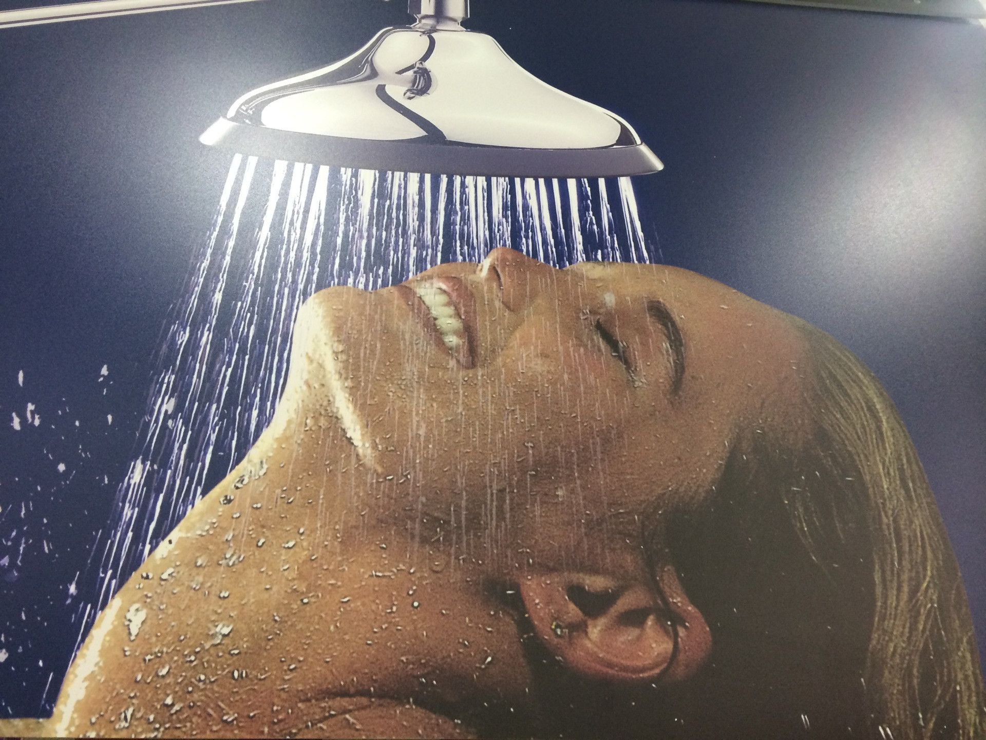 Awww !!!yes finally a shower that works with my broken neck