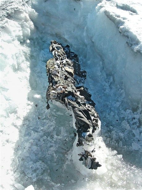corpse of Italian WW1 soldier emerges from the glaciers of Northern Italy as climate heats up