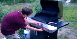 When you accidentaly let your grill on HugeChat.