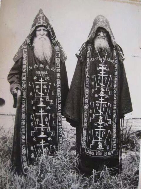 Eastern Orthodox monks really do remind me of the Greybeards...