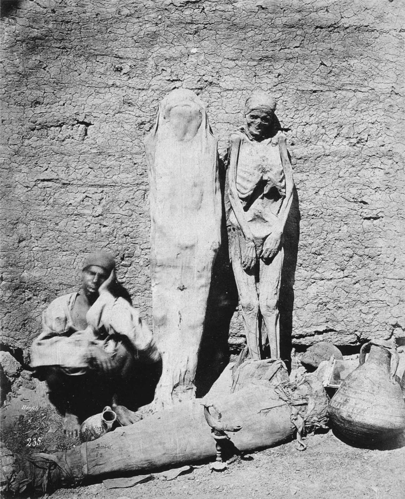 Street vendor selling mummies in Egypt, 1865