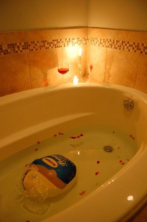Getting it in the mood to get extra moist ;)