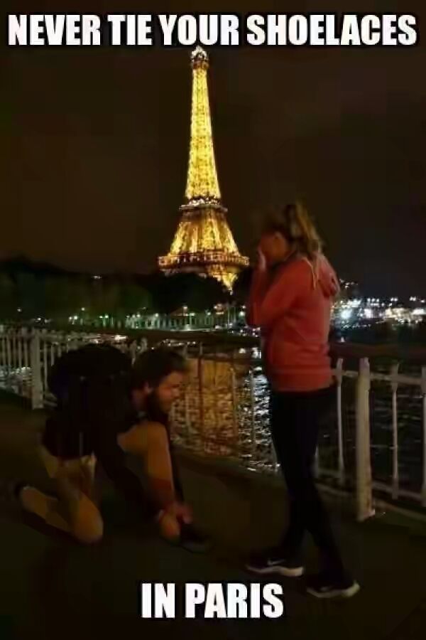 Never tie your shoelace in Paris