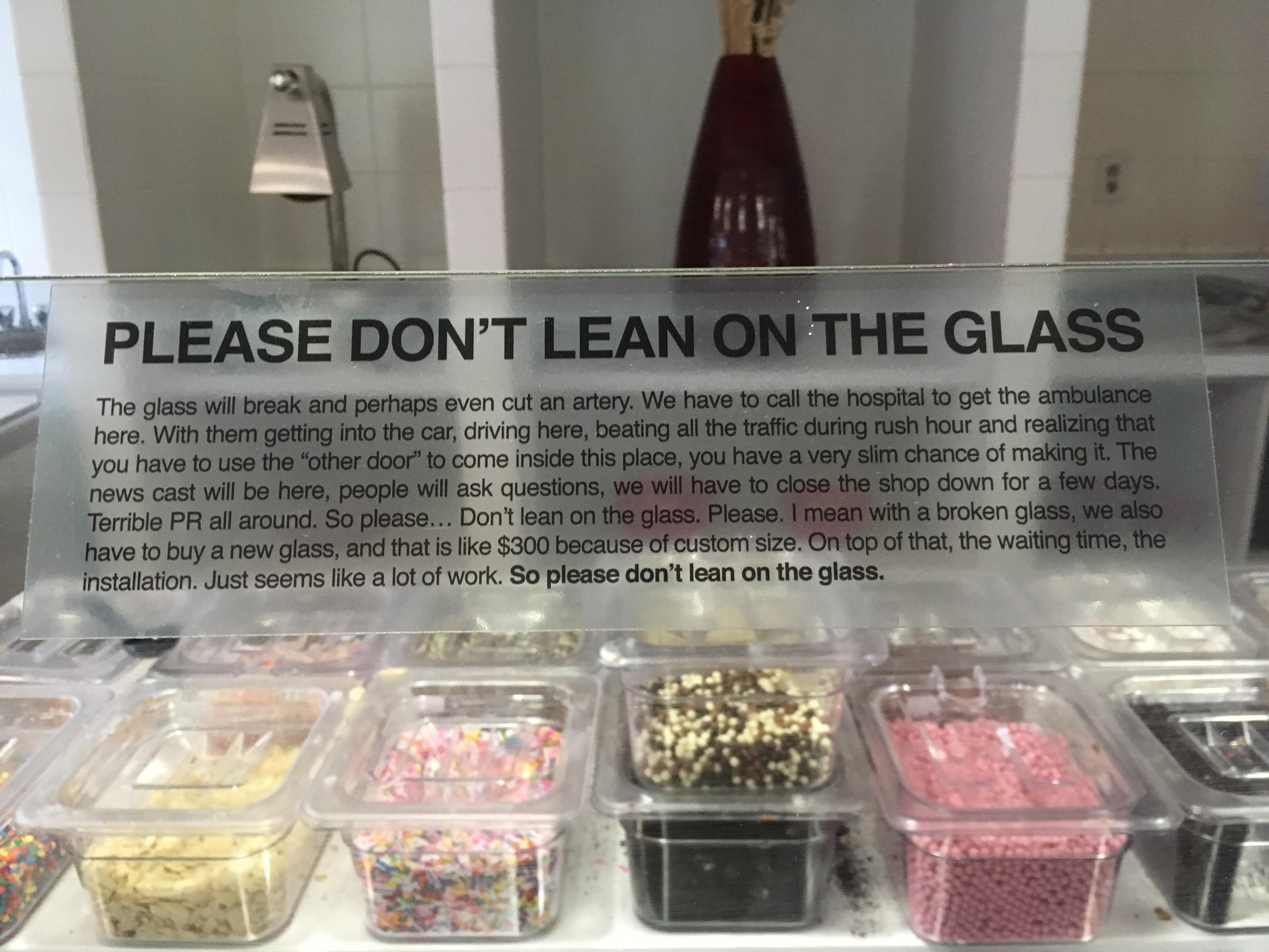 Don't lean on this ice cream store's glass
