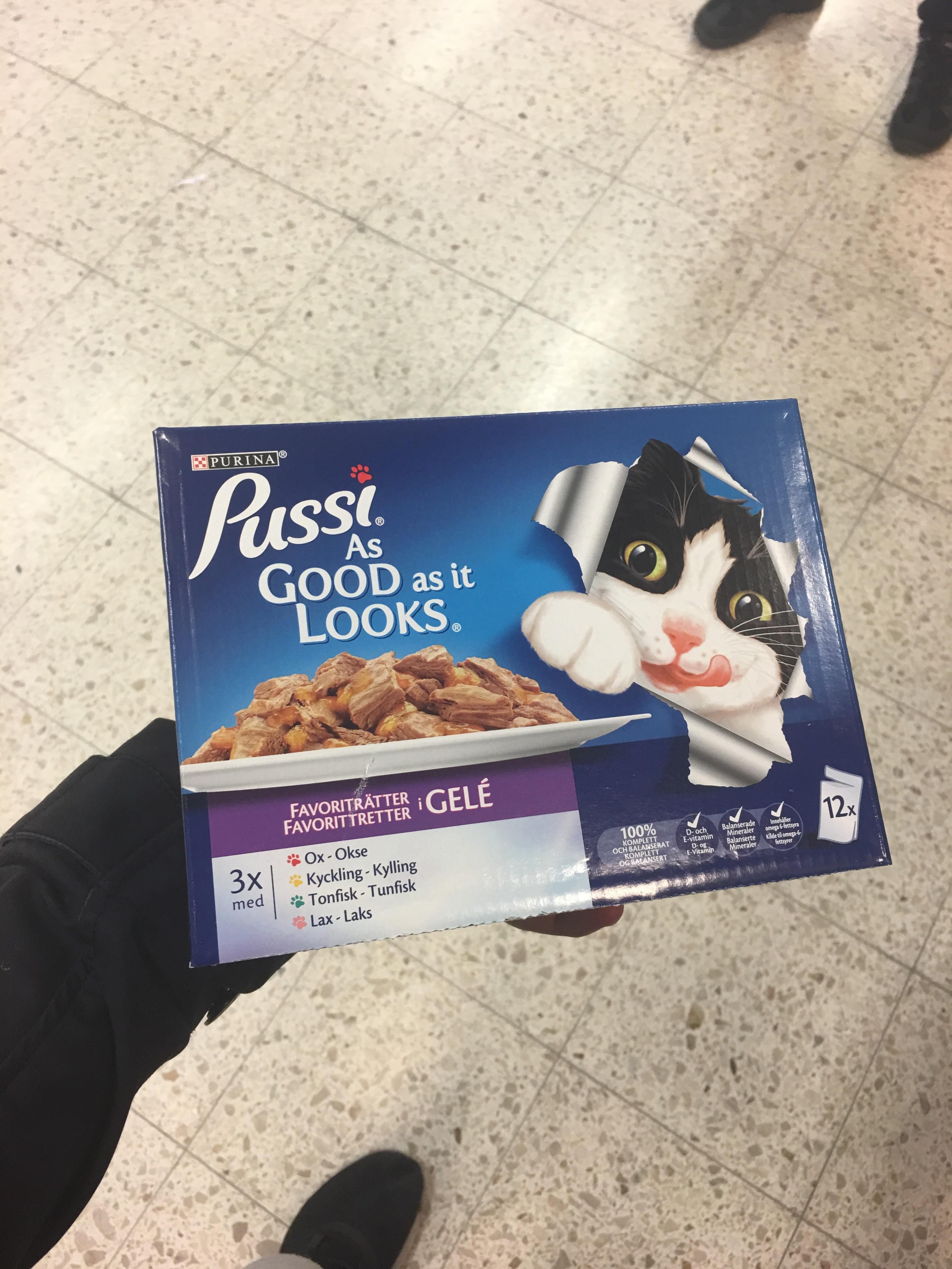 In sweden the cats eat pussi.