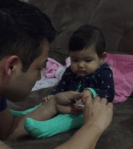 Baby tricks dad with fake cry