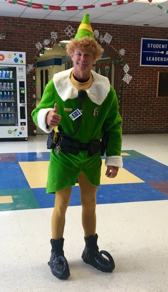 Police officer shows up at school dressed as Buddy the Elf