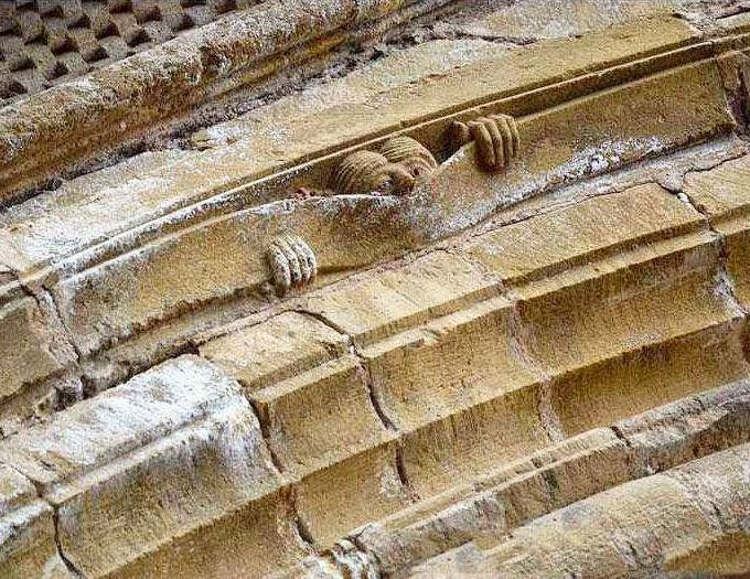 Medieval humour – Abbey of Sainte Foy, Conques, c1050