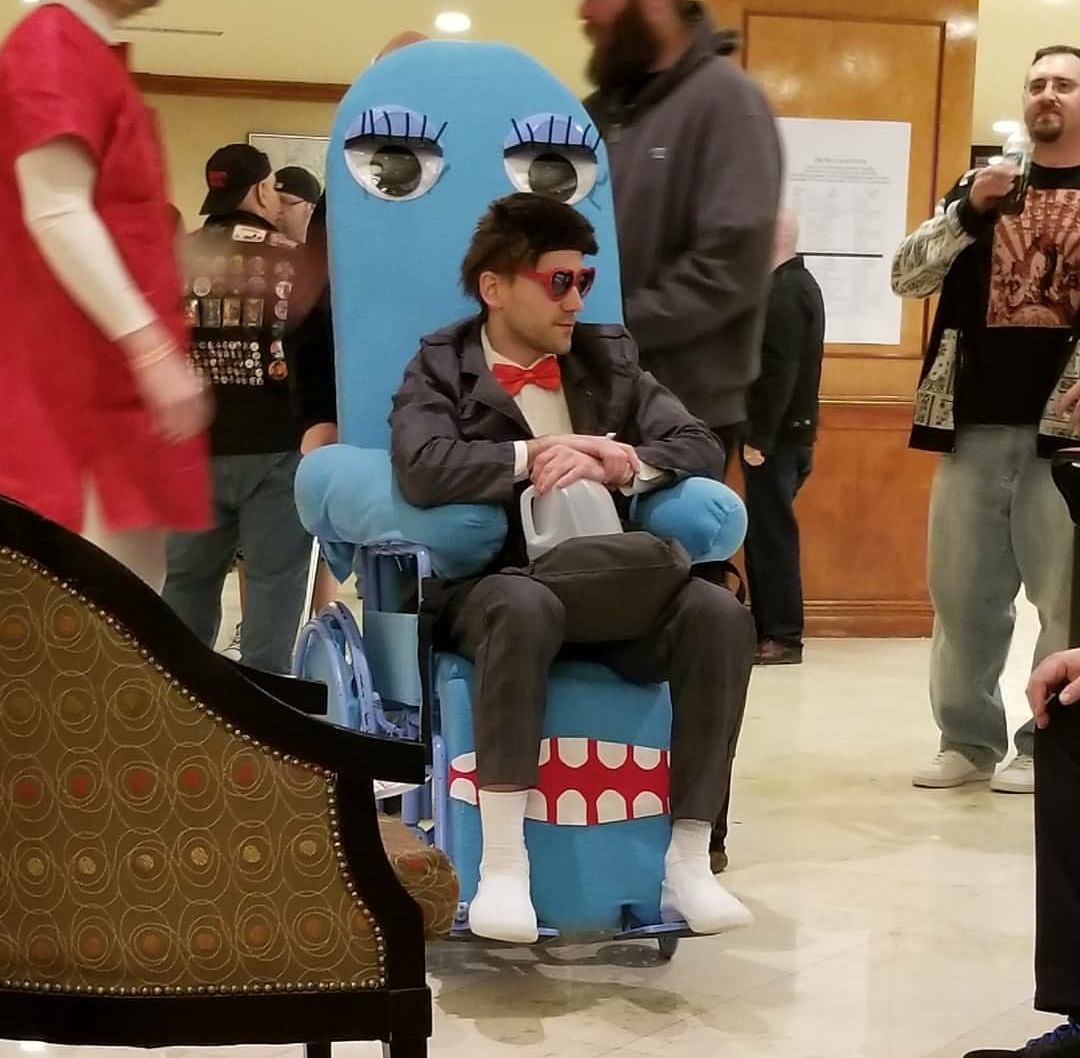 This guy isn't letting his disability stop him from cosplaying.