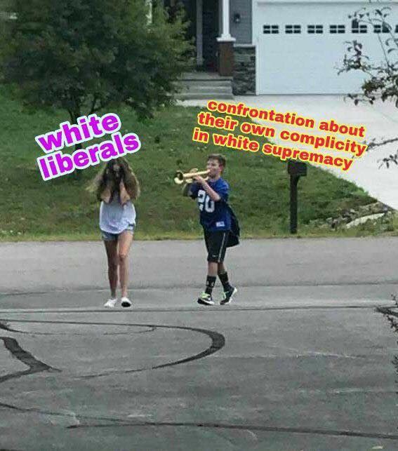 ☭