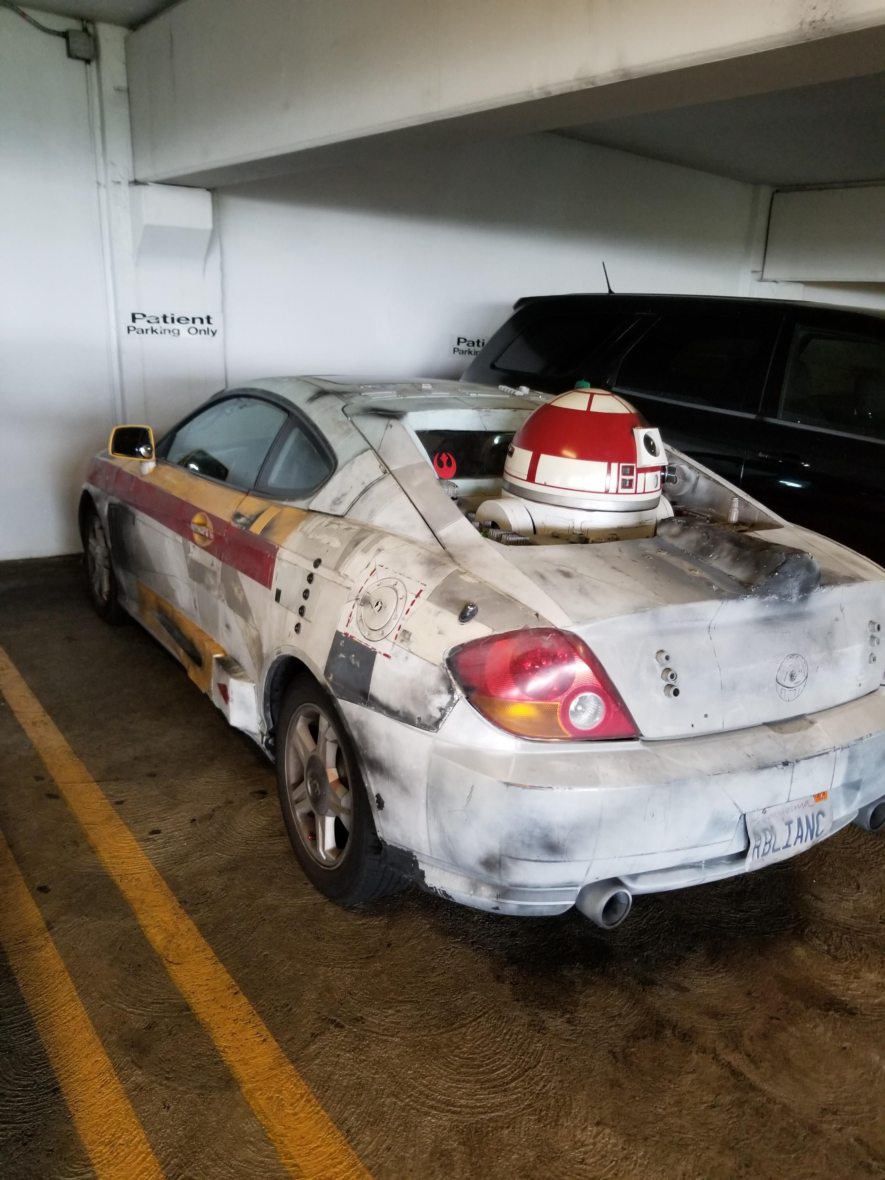 Car modded to look like an X-wing