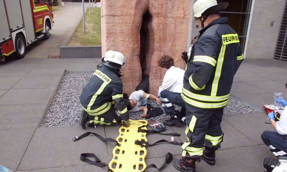 An American exchange student got stuck in a statue of a vagina in a German university.