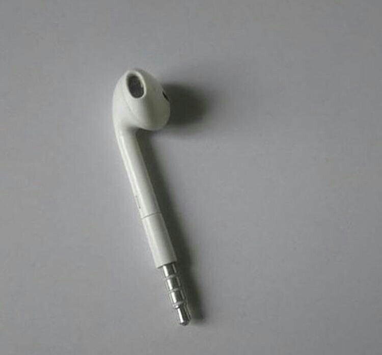 "Wireless" earbuds from China
