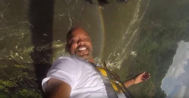 This photo of Will Smith bungee jumping looks like Uncle Phil.