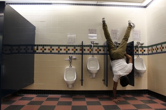 Peeing, LIKE A f*ckING BOSS!