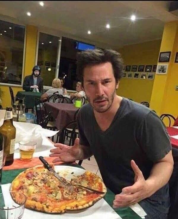 That guy in the background looks just like Keanu Reeves...