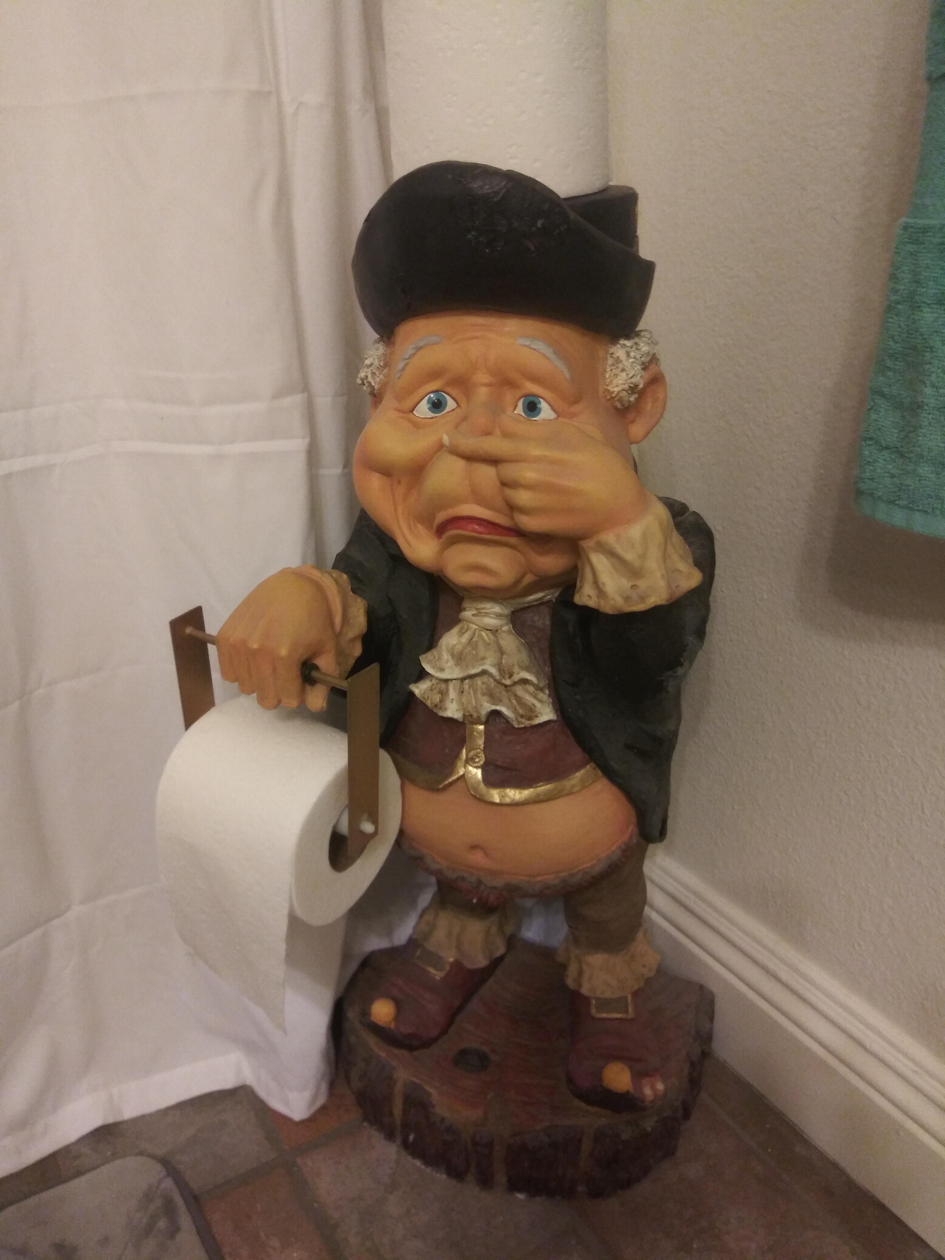 I found a new toilet paper holder yesterday.