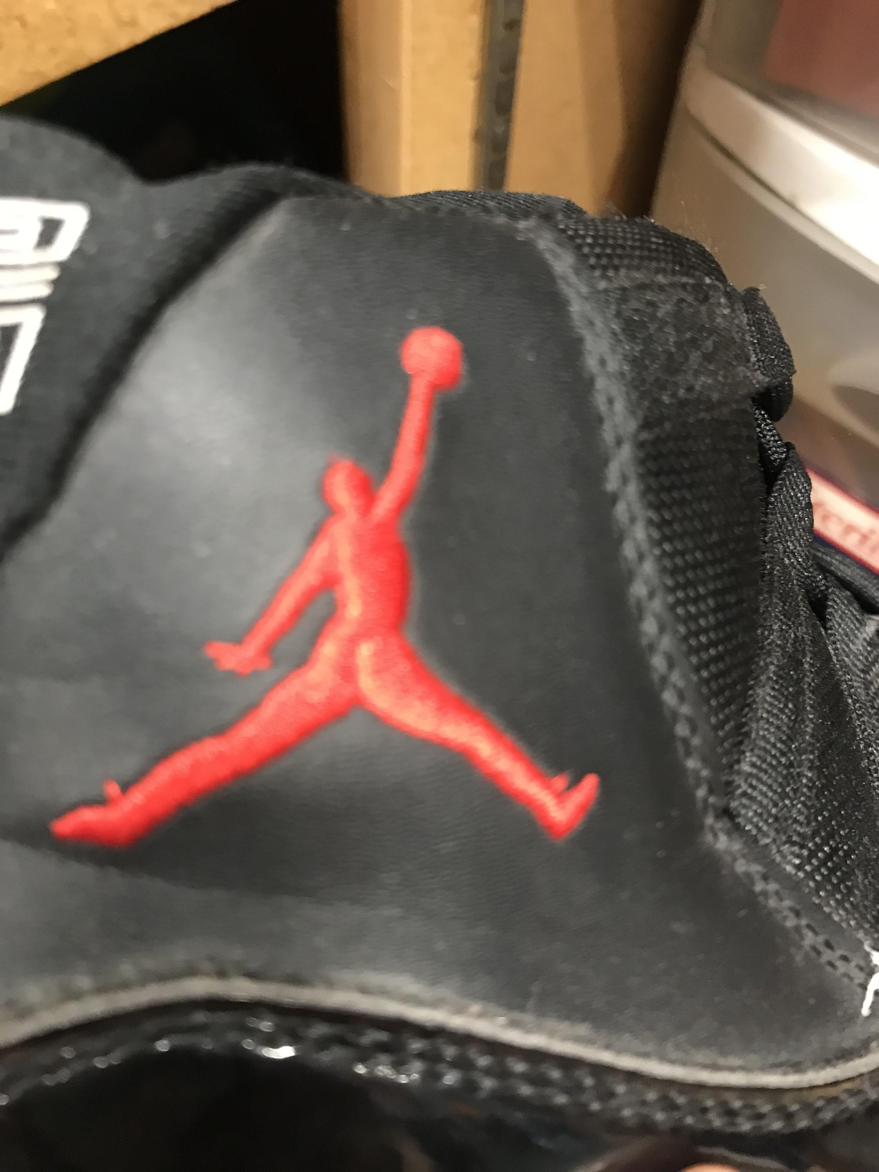 The booty on the logo of these fake Jordans
