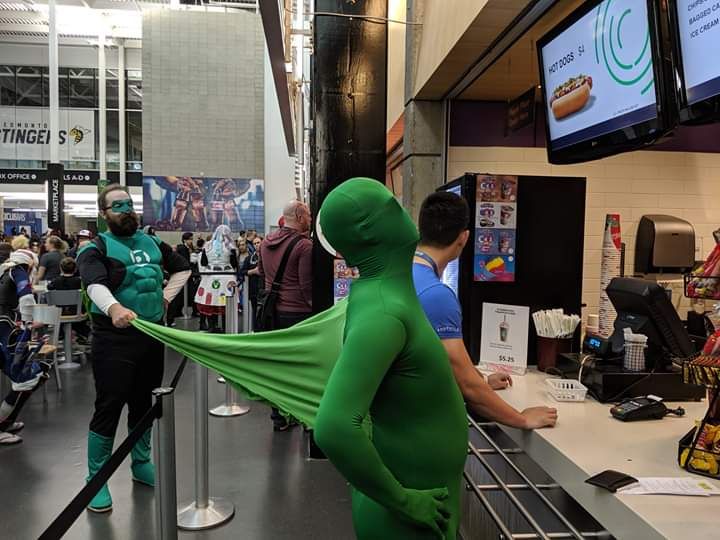 The most creative creative Green Lantern cosplay ever