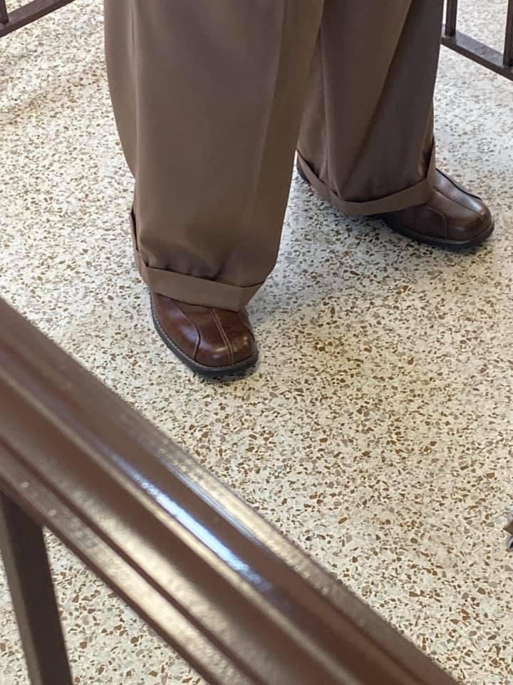 If your lawyers pants look like this you going to jail.