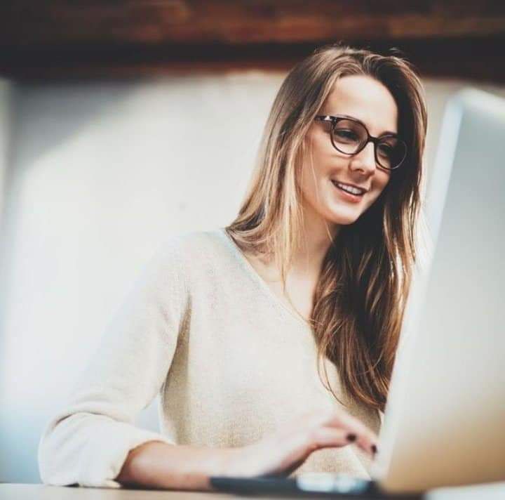She surfs on the world wide web and clicks on a virus link, but she doesn't know and is still happy