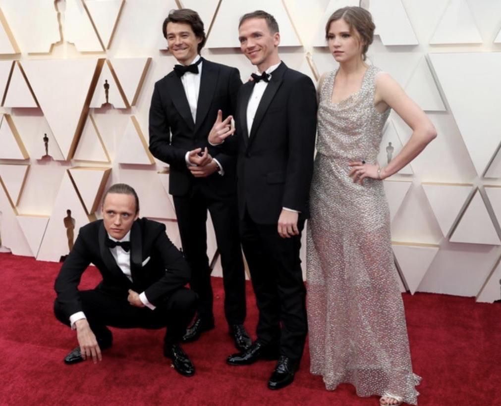 Polish actor from oscar nominated movie squatting on red carpet
